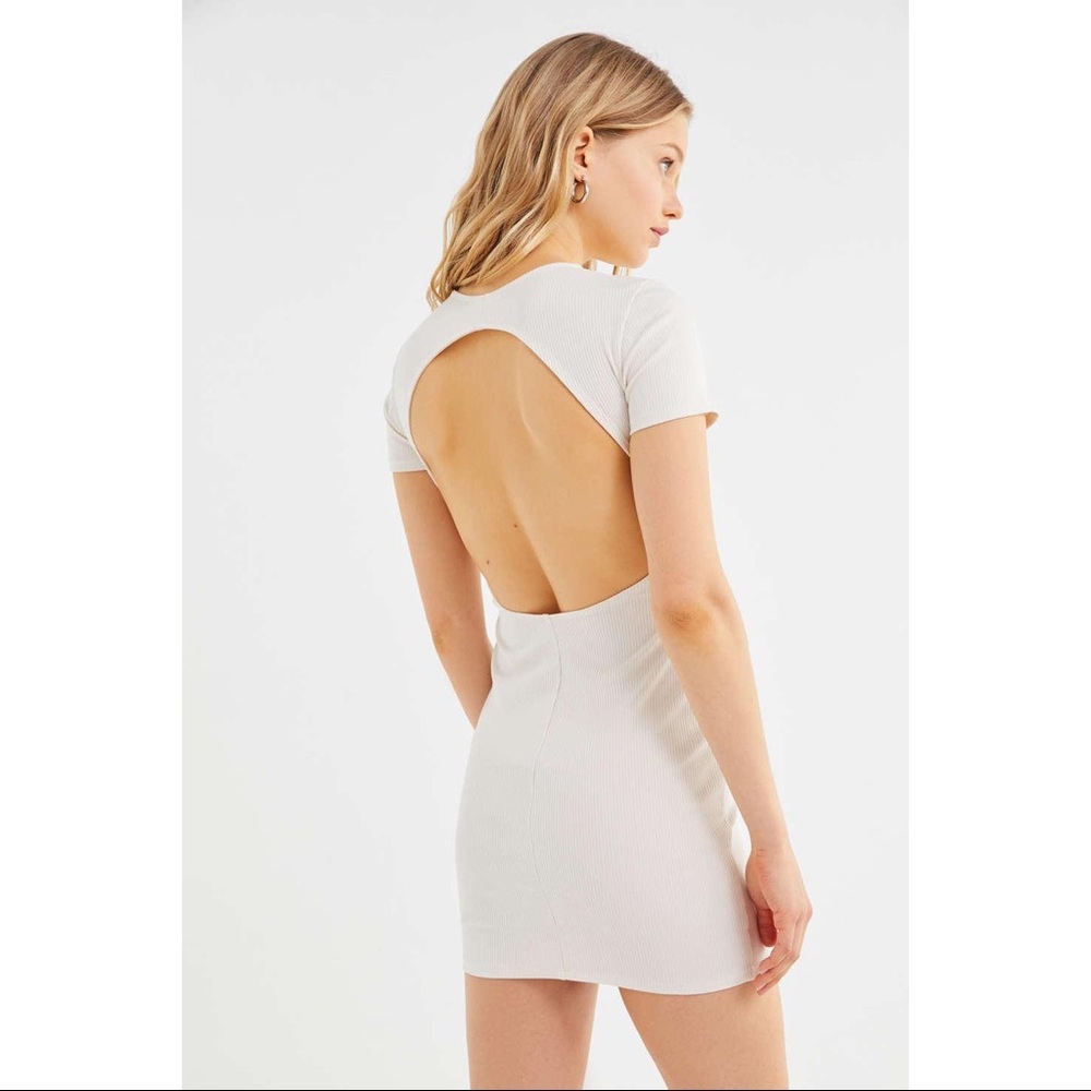 ~CURVY & CUTE~ Open-back Ribbed Ivory Minidress!!